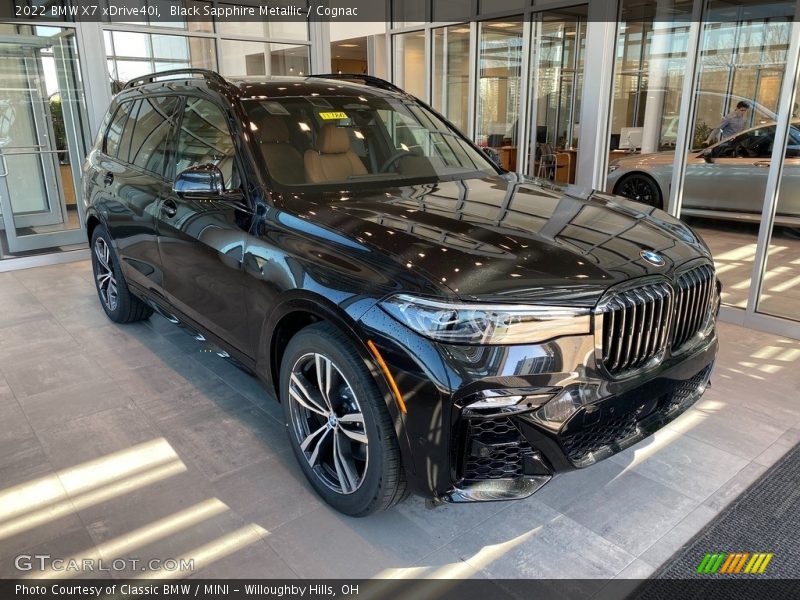 Front 3/4 View of 2022 X7 xDrive40i