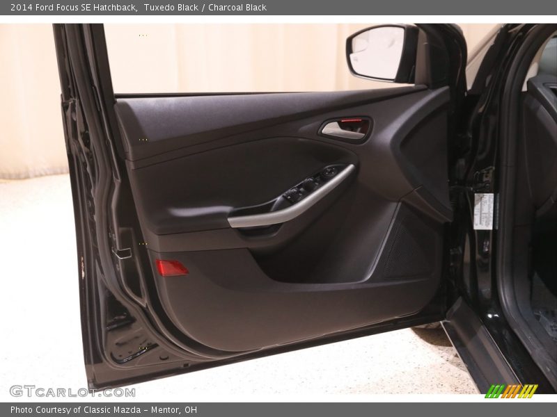 Tuxedo Black / Charcoal Black 2014 Ford Focus SE Hatchback