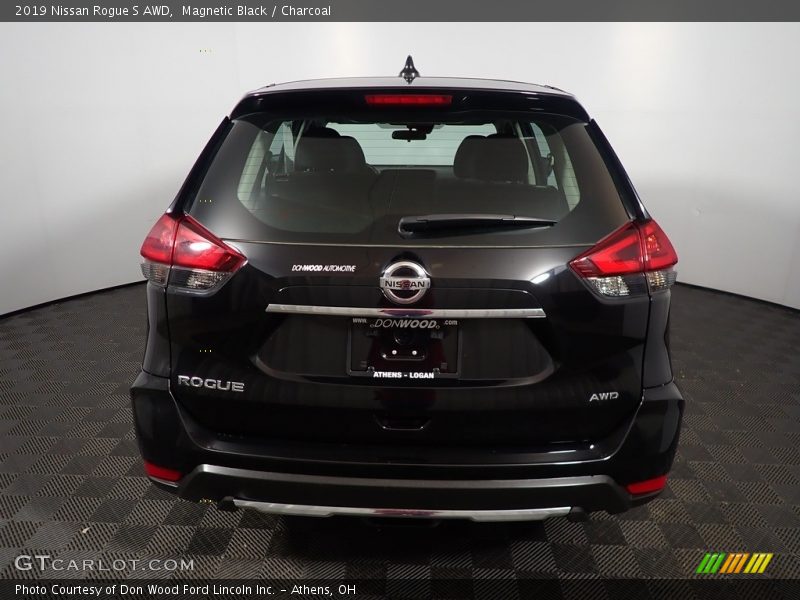 Magnetic Black / Charcoal 2019 Nissan Rogue S AWD