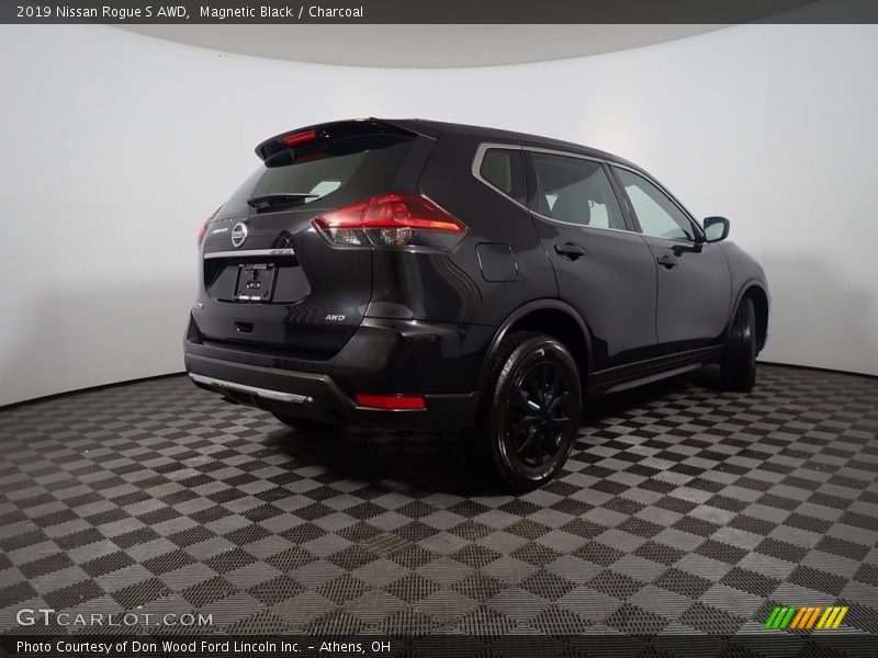 Magnetic Black / Charcoal 2019 Nissan Rogue S AWD
