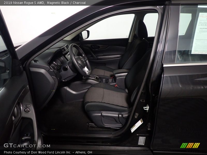 Magnetic Black / Charcoal 2019 Nissan Rogue S AWD
