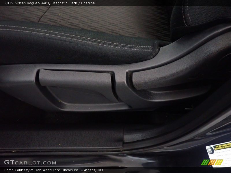 Magnetic Black / Charcoal 2019 Nissan Rogue S AWD