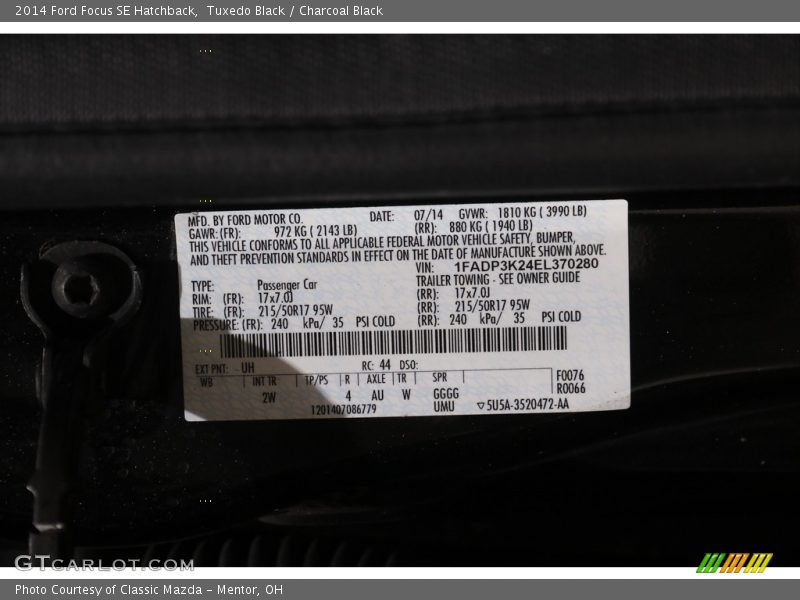 Tuxedo Black / Charcoal Black 2014 Ford Focus SE Hatchback