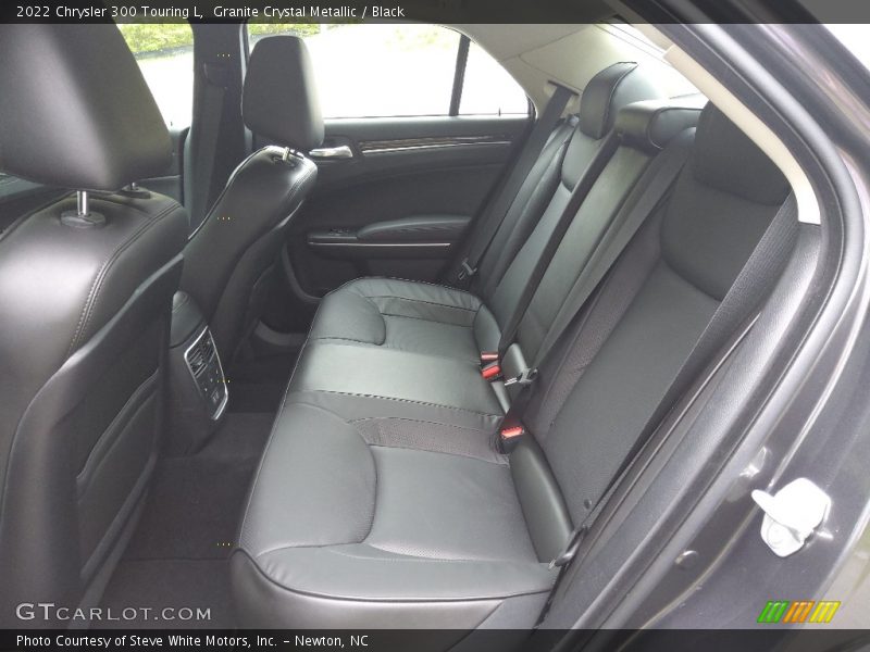 Granite Crystal Metallic / Black 2022 Chrysler 300 Touring L