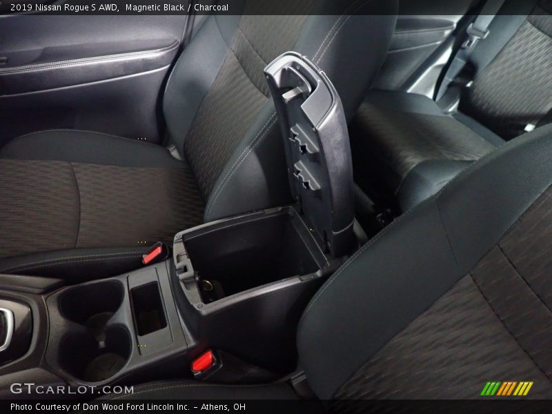 Magnetic Black / Charcoal 2019 Nissan Rogue S AWD