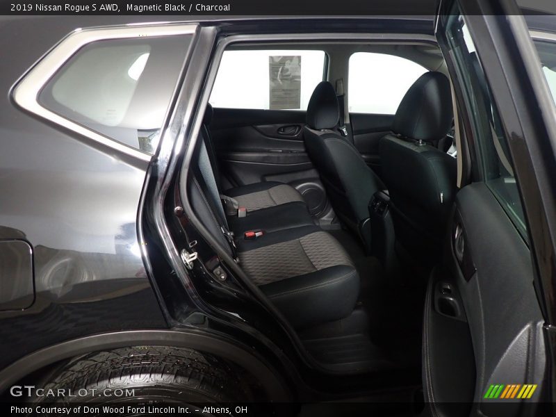 Magnetic Black / Charcoal 2019 Nissan Rogue S AWD