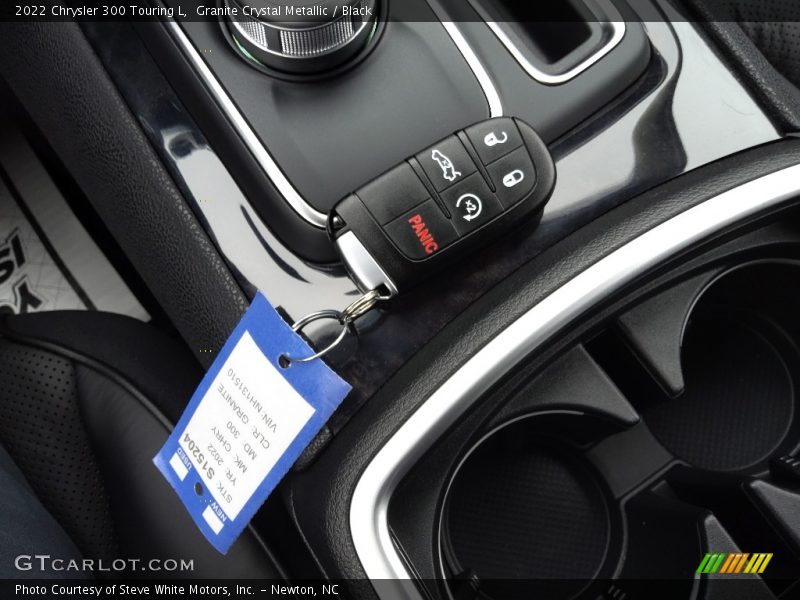 Granite Crystal Metallic / Black 2022 Chrysler 300 Touring L