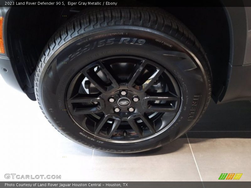  2023 Defender 90 S Wheel
