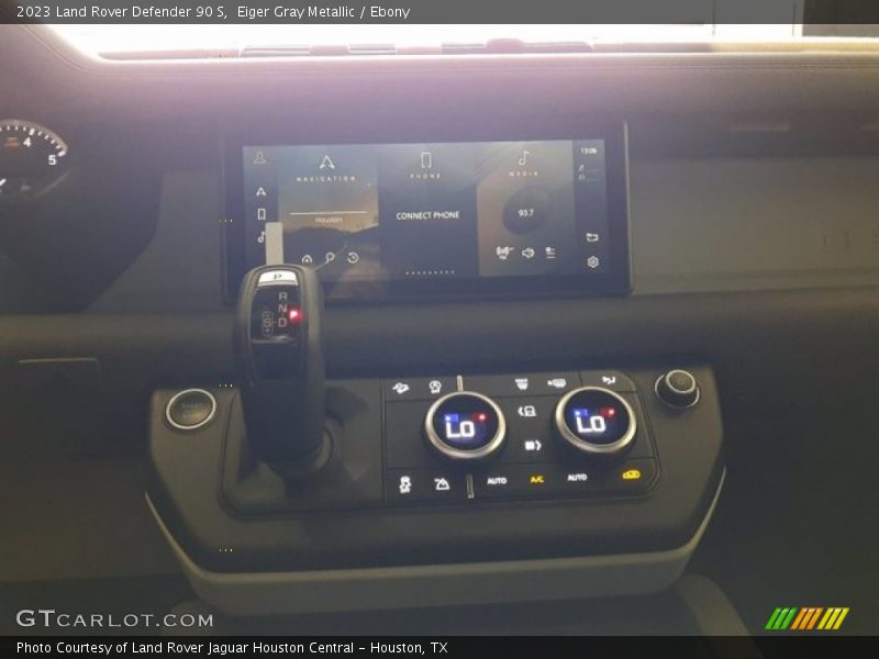  2023 Defender 90 S 8 Speed Automatic Shifter