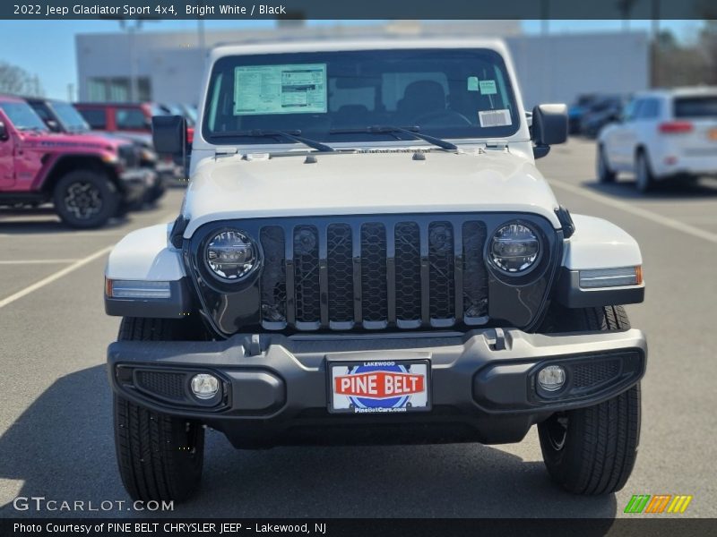 Bright White / Black 2022 Jeep Gladiator Sport 4x4