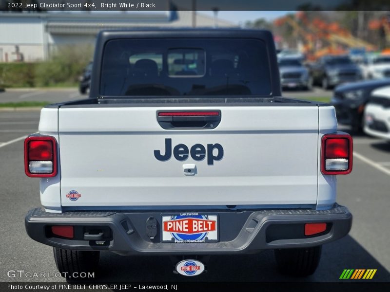 Bright White / Black 2022 Jeep Gladiator Sport 4x4