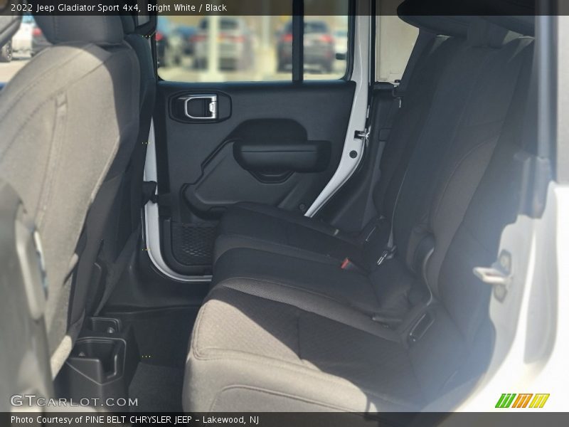 Bright White / Black 2022 Jeep Gladiator Sport 4x4