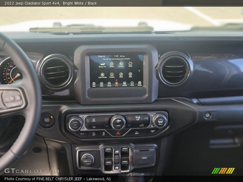 Bright White / Black 2022 Jeep Gladiator Sport 4x4