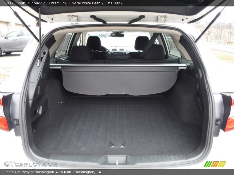Crystal White Pearl / Slate Black 2017 Subaru Outback 2.5i Premium