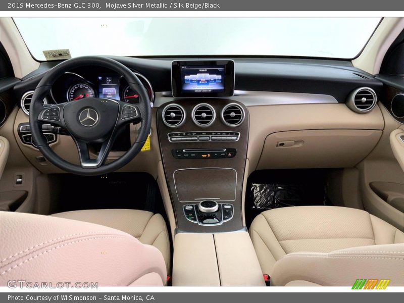 Mojave Silver Metallic / Silk Beige/Black 2019 Mercedes-Benz GLC 300