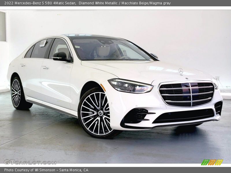 Front 3/4 View of 2022 S 580 4Matic Sedan