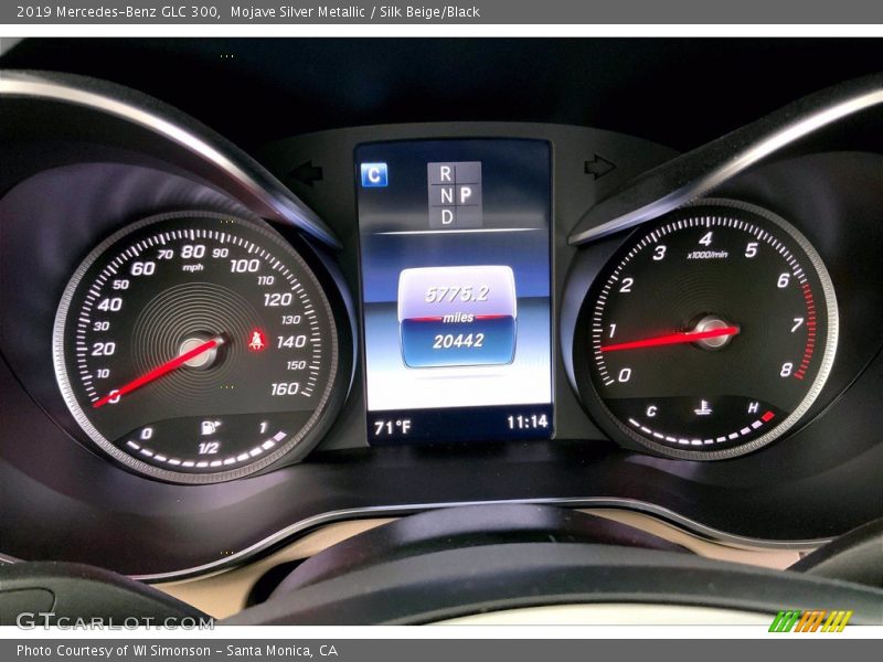 Mojave Silver Metallic / Silk Beige/Black 2019 Mercedes-Benz GLC 300