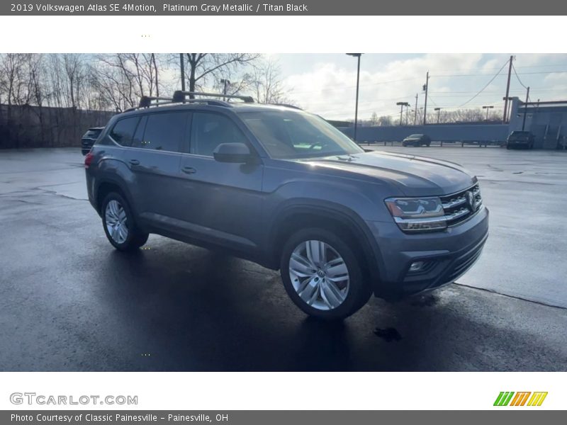Platinum Gray Metallic / Titan Black 2019 Volkswagen Atlas SE 4Motion