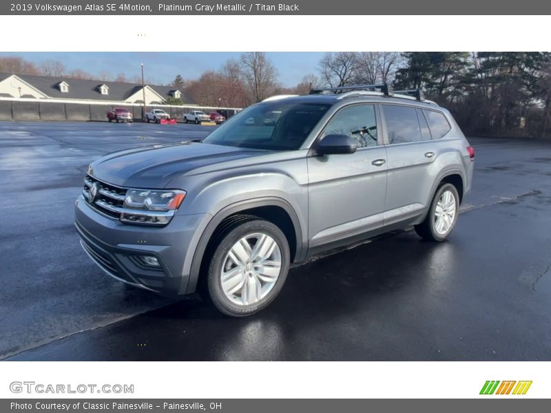 Platinum Gray Metallic / Titan Black 2019 Volkswagen Atlas SE 4Motion