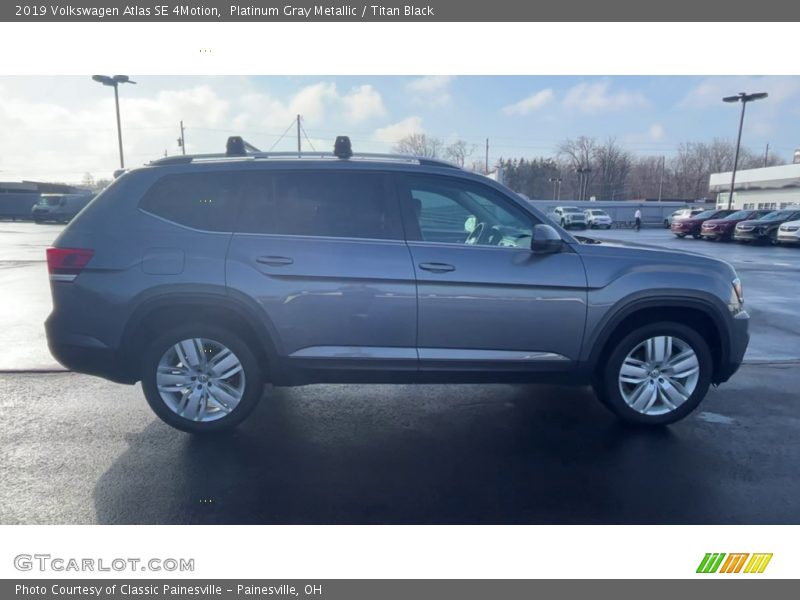 Platinum Gray Metallic / Titan Black 2019 Volkswagen Atlas SE 4Motion