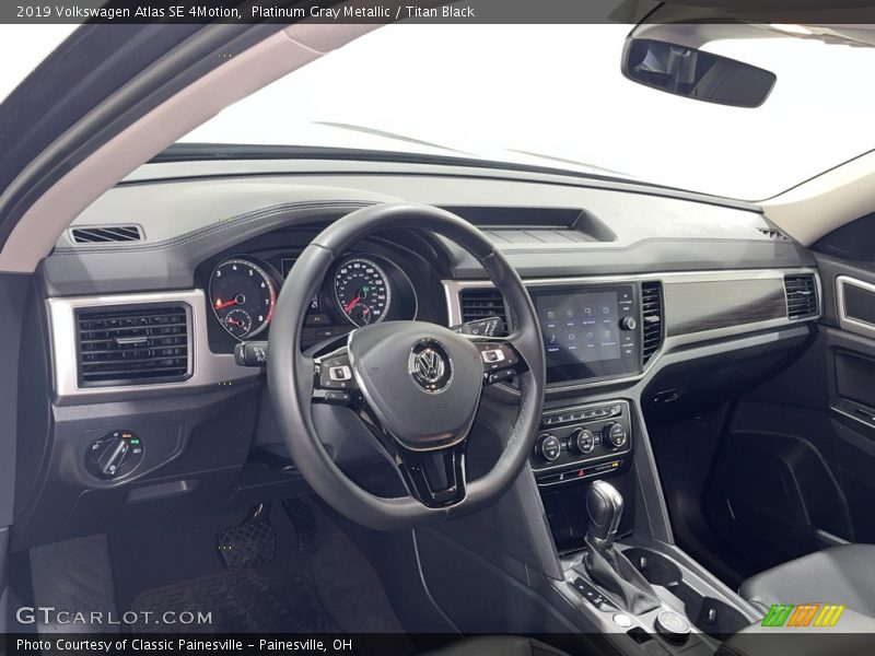 Platinum Gray Metallic / Titan Black 2019 Volkswagen Atlas SE 4Motion