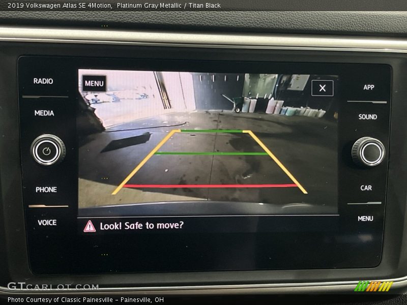 Platinum Gray Metallic / Titan Black 2019 Volkswagen Atlas SE 4Motion