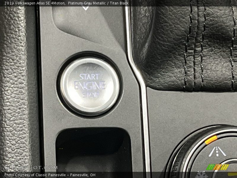 Platinum Gray Metallic / Titan Black 2019 Volkswagen Atlas SE 4Motion