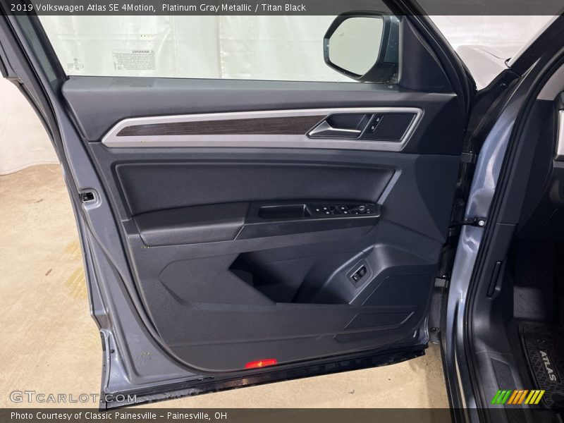 Platinum Gray Metallic / Titan Black 2019 Volkswagen Atlas SE 4Motion