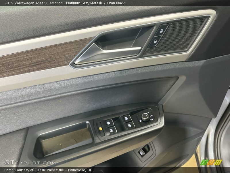 Platinum Gray Metallic / Titan Black 2019 Volkswagen Atlas SE 4Motion