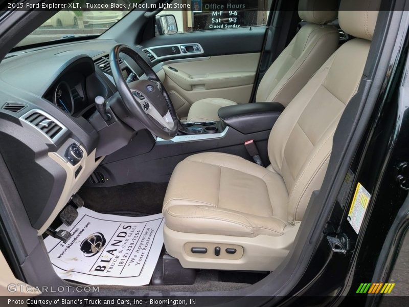 Tuxedo Black / Medium Light Stone 2015 Ford Explorer XLT