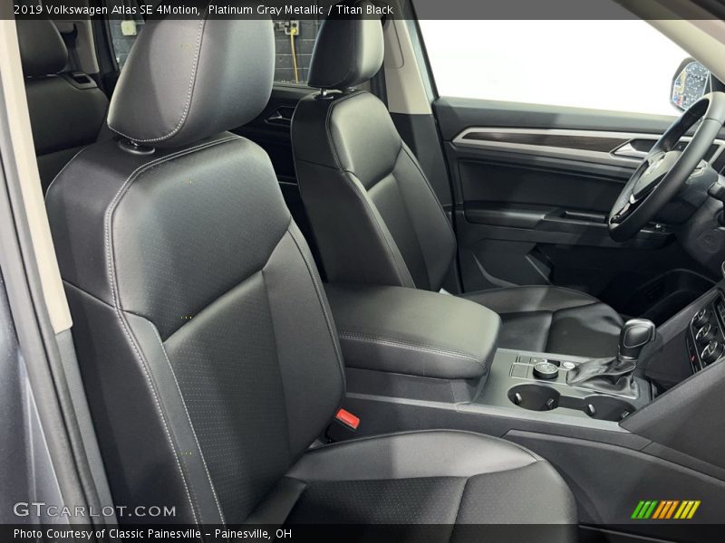 Platinum Gray Metallic / Titan Black 2019 Volkswagen Atlas SE 4Motion