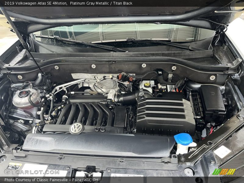 Platinum Gray Metallic / Titan Black 2019 Volkswagen Atlas SE 4Motion