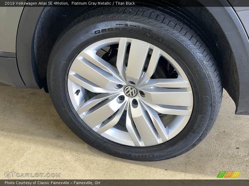 Platinum Gray Metallic / Titan Black 2019 Volkswagen Atlas SE 4Motion
