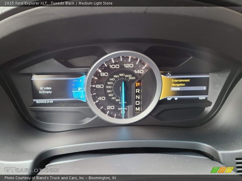 Tuxedo Black / Medium Light Stone 2015 Ford Explorer XLT