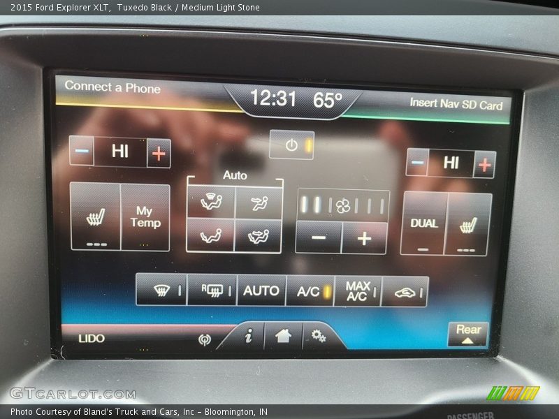 Tuxedo Black / Medium Light Stone 2015 Ford Explorer XLT