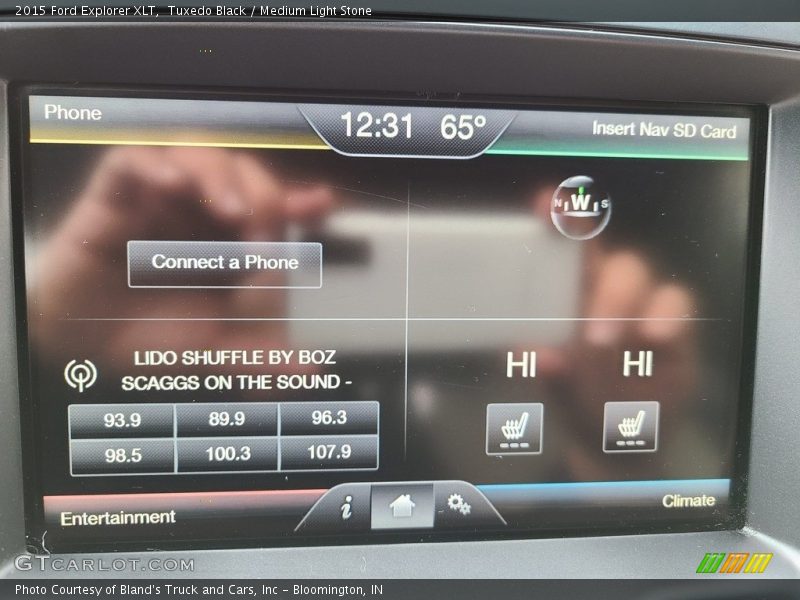 Tuxedo Black / Medium Light Stone 2015 Ford Explorer XLT