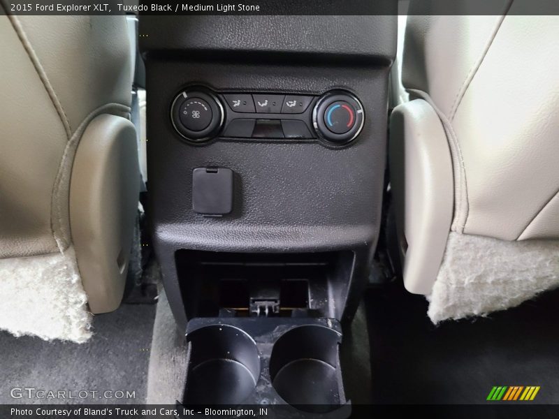 Tuxedo Black / Medium Light Stone 2015 Ford Explorer XLT