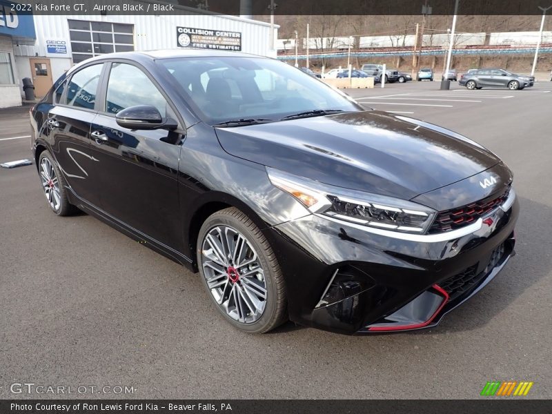 Front 3/4 View of 2022 Forte GT