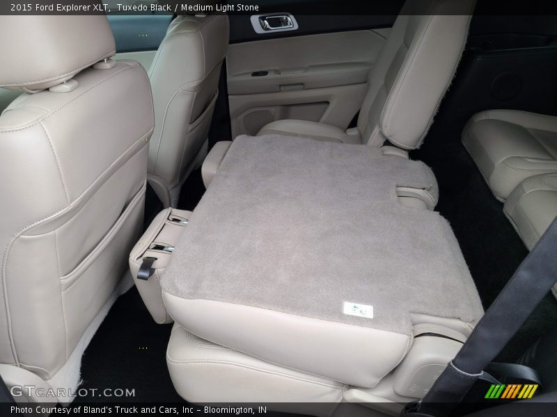 Tuxedo Black / Medium Light Stone 2015 Ford Explorer XLT