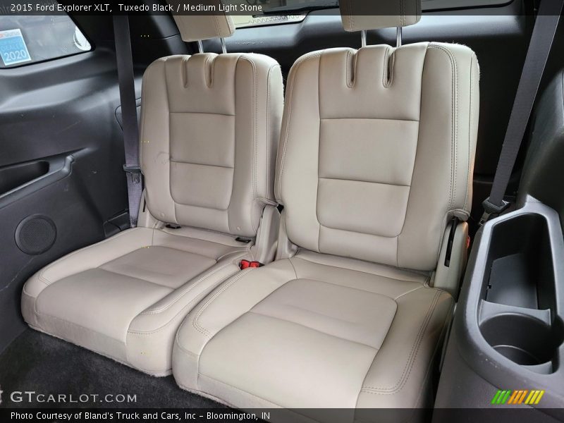 Tuxedo Black / Medium Light Stone 2015 Ford Explorer XLT