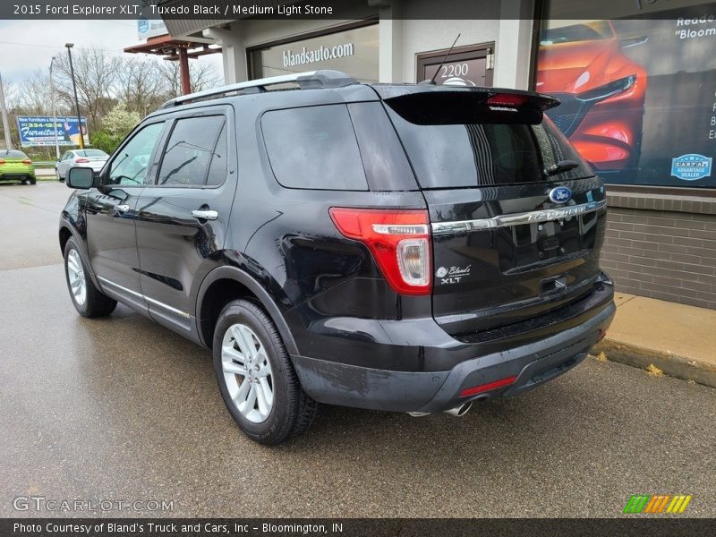Tuxedo Black / Medium Light Stone 2015 Ford Explorer XLT