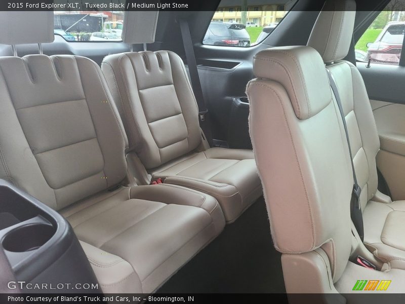 Tuxedo Black / Medium Light Stone 2015 Ford Explorer XLT