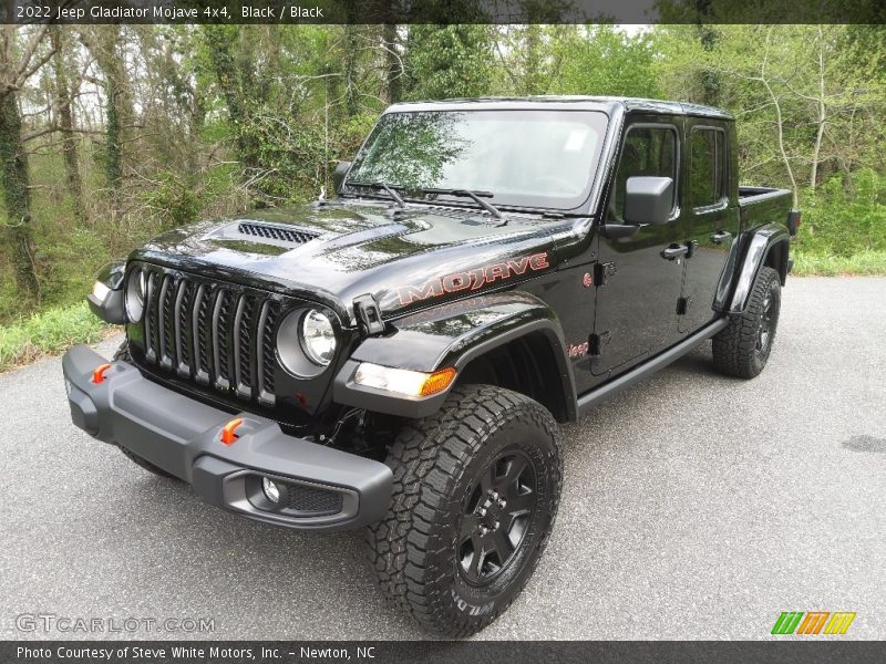 Front 3/4 View of 2022 Gladiator Mojave 4x4