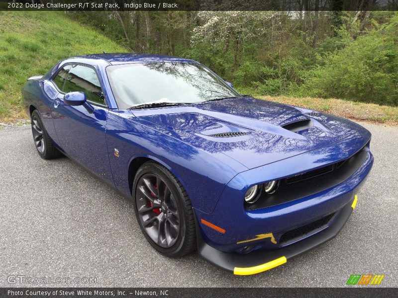 Front 3/4 View of 2022 Challenger R/T Scat Pack