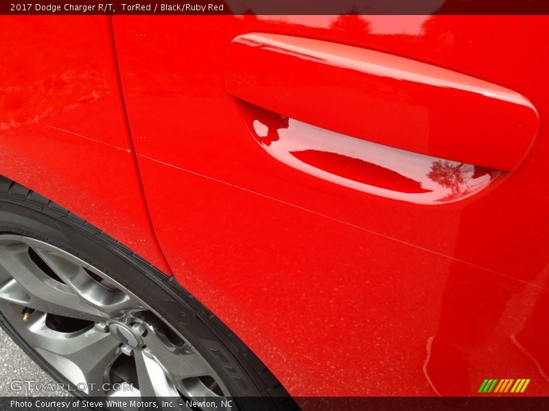 TorRed / Black/Ruby Red 2017 Dodge Charger R/T