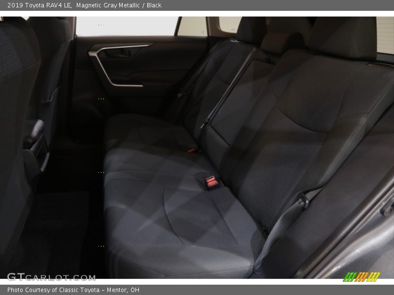 Magnetic Gray Metallic / Black 2019 Toyota RAV4 LE