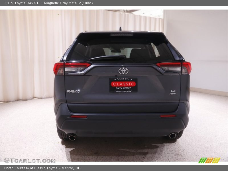 Magnetic Gray Metallic / Black 2019 Toyota RAV4 LE