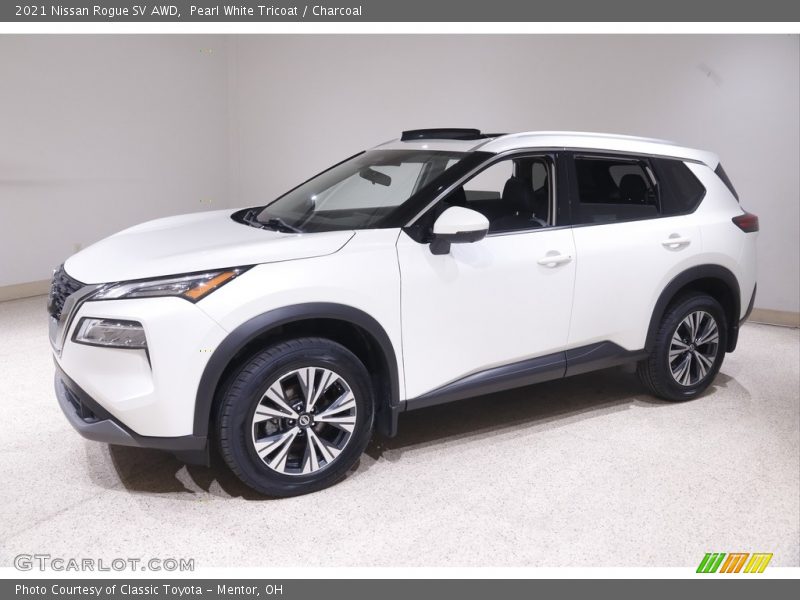 Pearl White Tricoat / Charcoal 2021 Nissan Rogue SV AWD