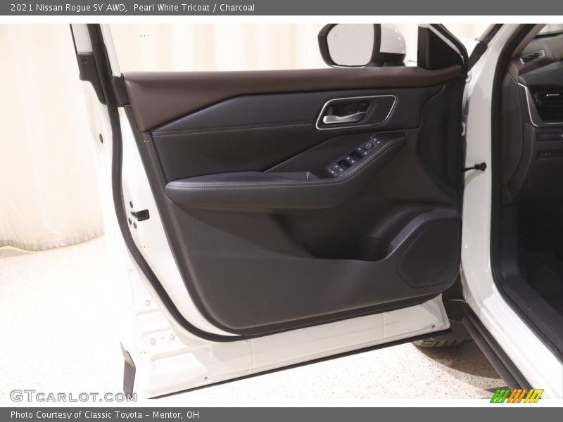 Pearl White Tricoat / Charcoal 2021 Nissan Rogue SV AWD