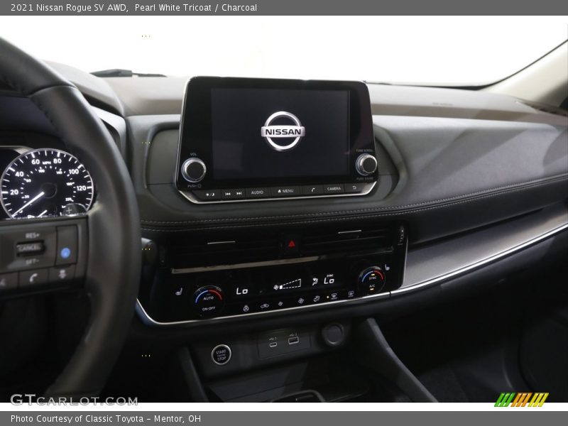 Pearl White Tricoat / Charcoal 2021 Nissan Rogue SV AWD